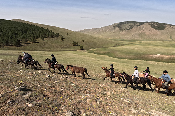 Discovery, hiking and horse riding tour in Mongolia