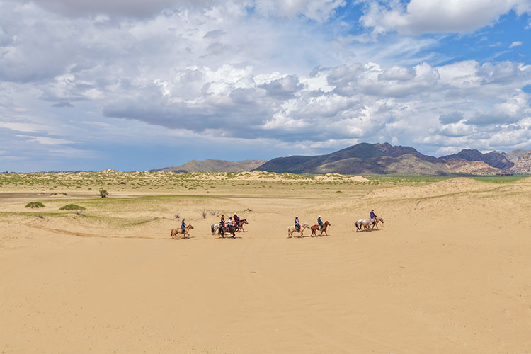 De luxe premium equestrian tour in Mongolia
